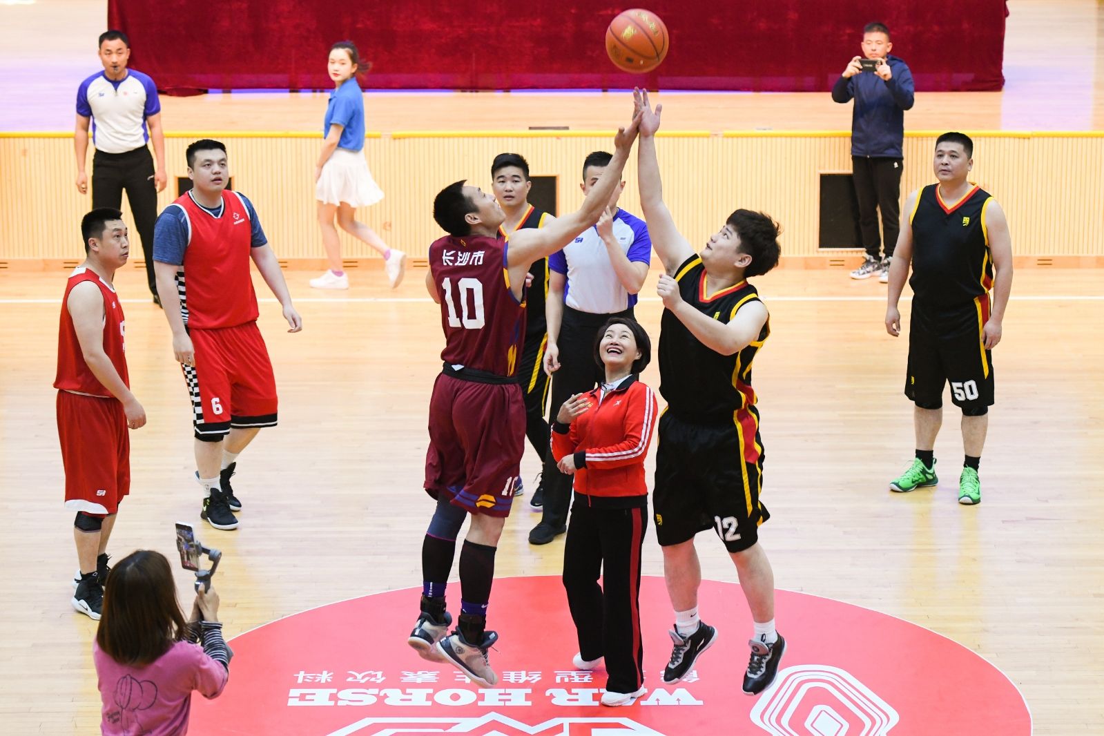 长沙市第十届运动会（市直机关组）篮球赛 暨“战马杯”第十五届市直机关干部职工篮球赛火热开赛！